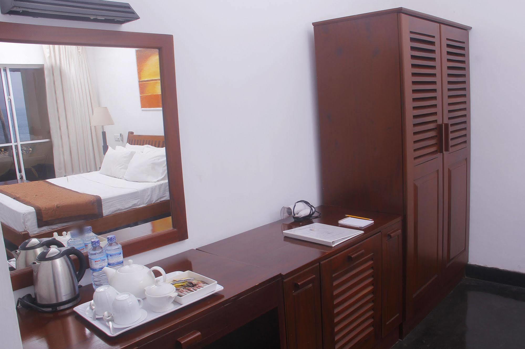 Sanmali Beach Hotel Marawila Luaran gambar